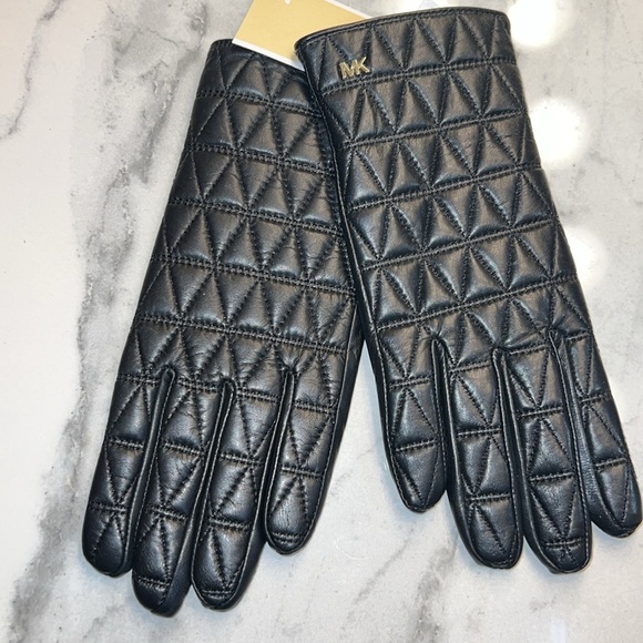 Michael Kors Accessories - NWT Michael Kors Diamond Pattern Leather Gloves • Women's Sz Large 🖤